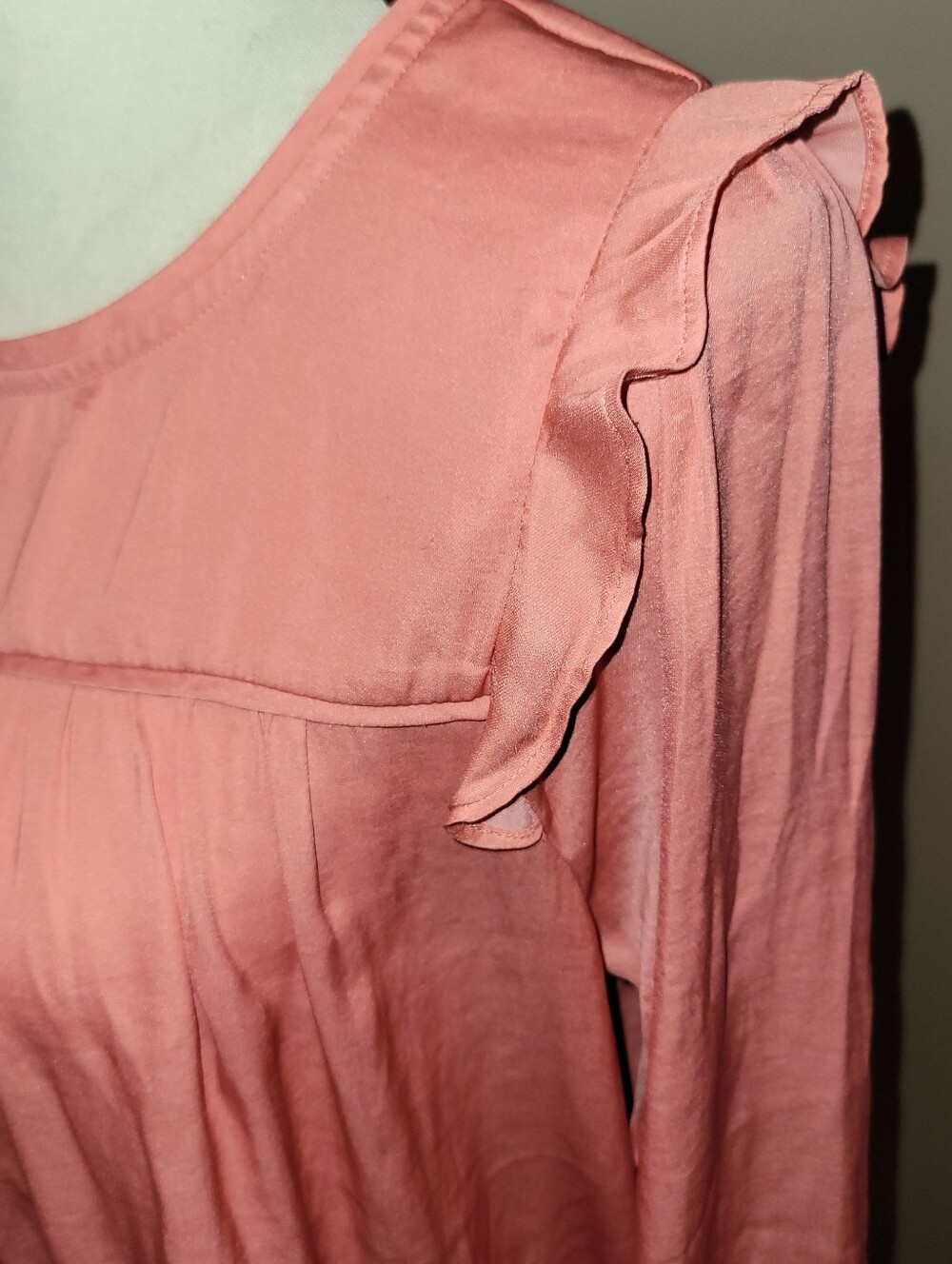🔥5/$20 LOFT Coral Ruffle Yoke Long Sleeve Blouse - Picture 5 of 11